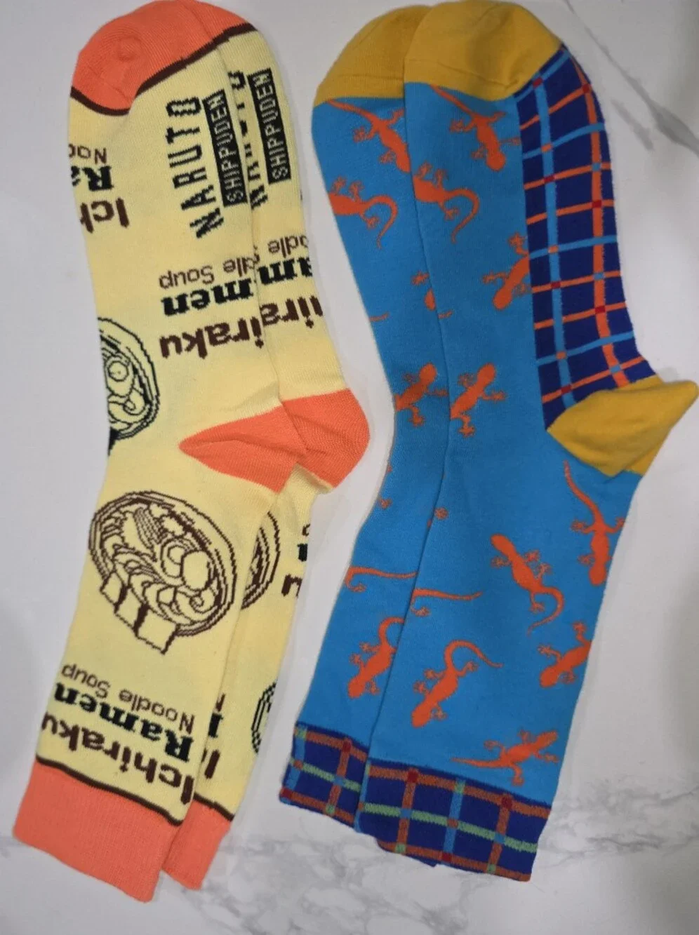 Novelty Men’s Socks - Yellow Ramen & Blue Gecko Pair